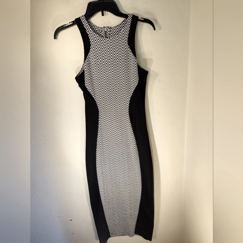 Poof Couture Black and White Zig Zag Dress Size M